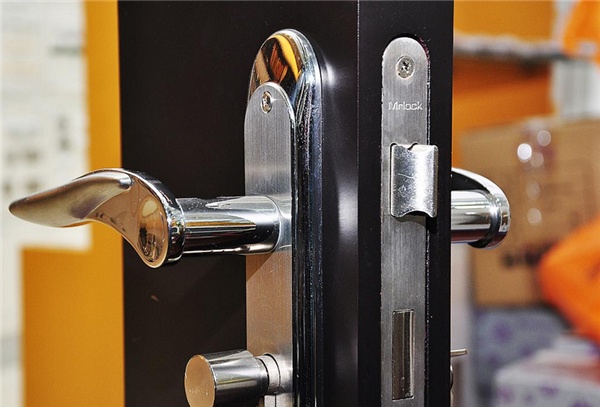 防盗门换锁芯多少钱 锁芯坏了要如何更换锁芯