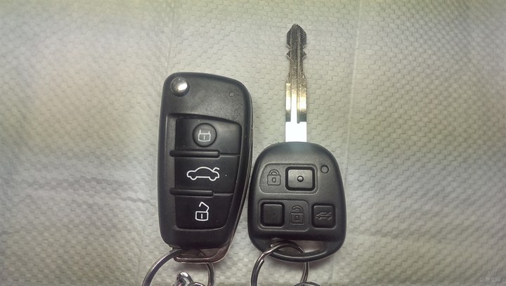 怎么配汽车钥匙？高平配汽车钥匙一般多少钱？-- 高平市天龙开锁部