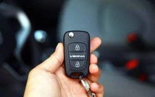 配汽车钥匙需要带什么证件？哪里可以配汽车钥匙