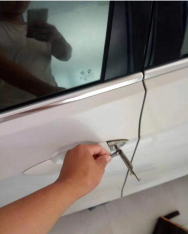 南部县开汽车锁PEPS是什么意思？车钥匙锁在车里怎么办？
