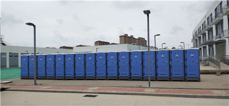 寸金寸土的城市安装移动厕所的好处有哪些？为什么受到青睐?