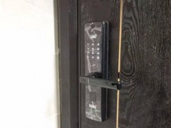 有哪些类型的电子门锁，如何选择保险柜？