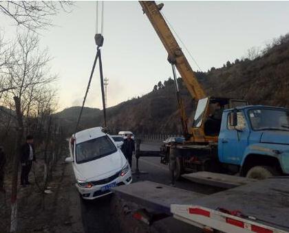 汽车救援中拖车救援的安全操作问题-- 林芝鑫盛汽修服务有限公司