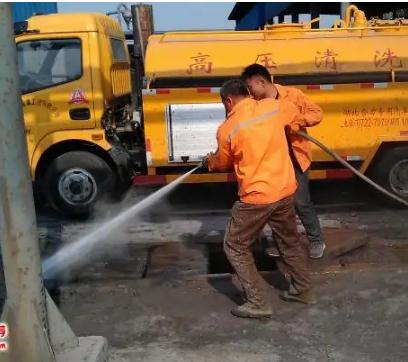 兰陵县低价承包抽粪抽污水，高压车清洗污水管道