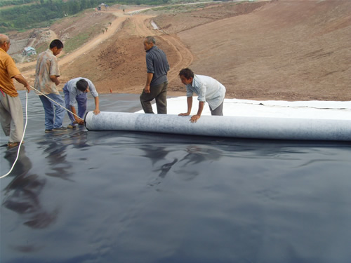 高密度聚乙烯土工膜HDPE土工膜-- 山东路建工程材料公司