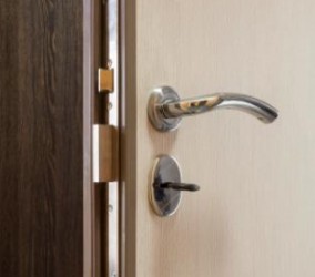 如果你家的门锁出现以下故障，建议更换锁芯！