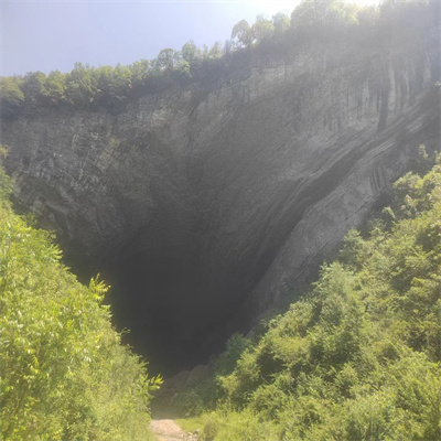 贵州旅游包车谈旅途安全注意事项-- 贵州诚信旅游包车