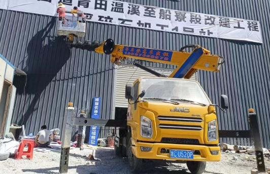 青田吊车租赁装备的新旧程度对价格影响是一个重要的因素-- 丽水万宏起重运输有限公司