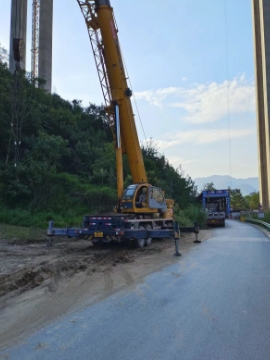 云阳鹏幅吊装提供多种吨位的吊车，可以满足不同工程项目的需求