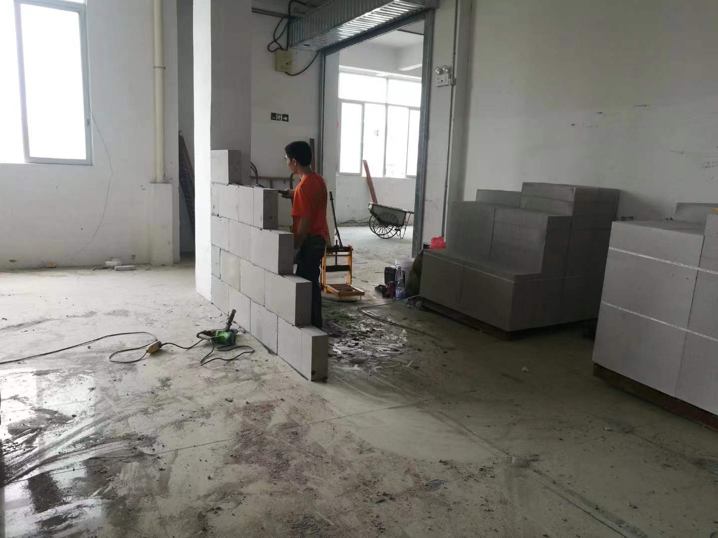 加气混凝土砌块施工方法-- 莆田鑫浩砌墙抹灰包工包料