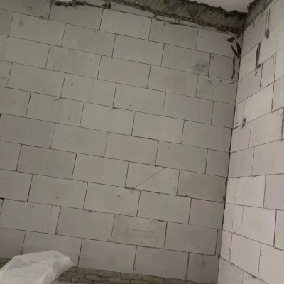 水泥轻质隔墙板可否做为工程建筑防火墙