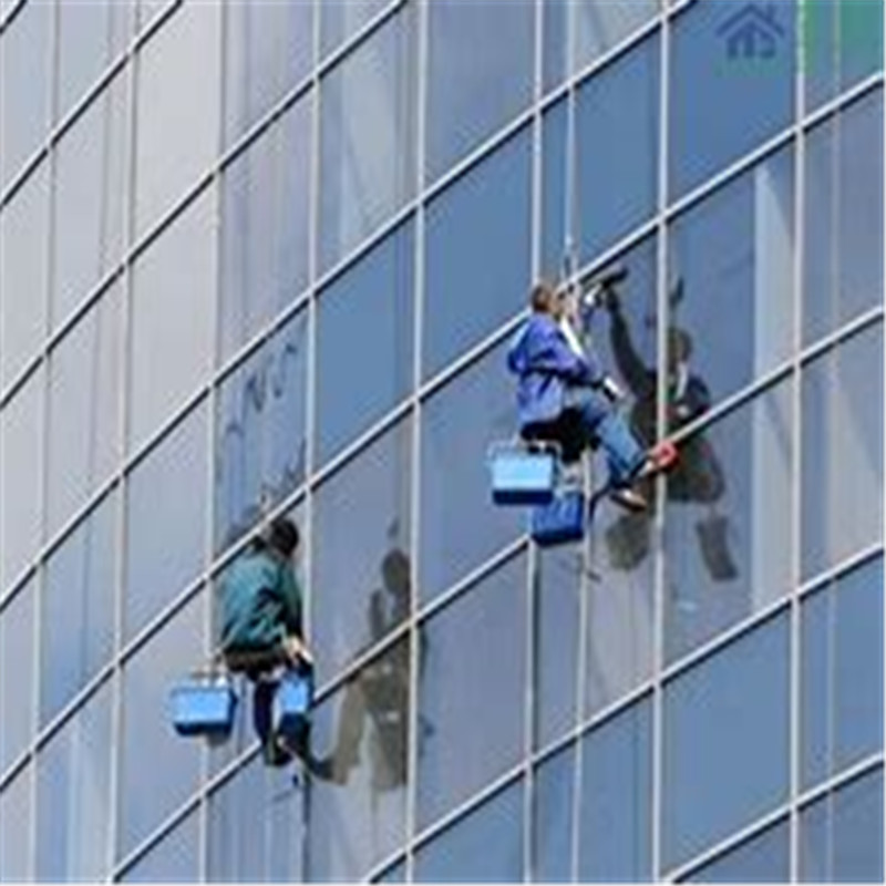 温岭玻璃幕墙清洗，专业技能与注意事项的解析
