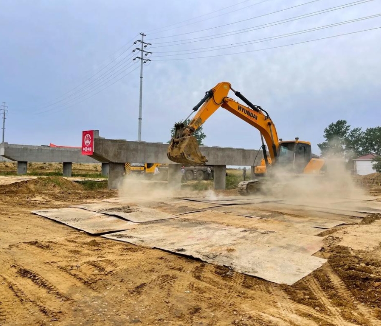 南昌垫路钢板出租，让您的道路更安全畅通！-- 南昌市龙宇钢板出租公司