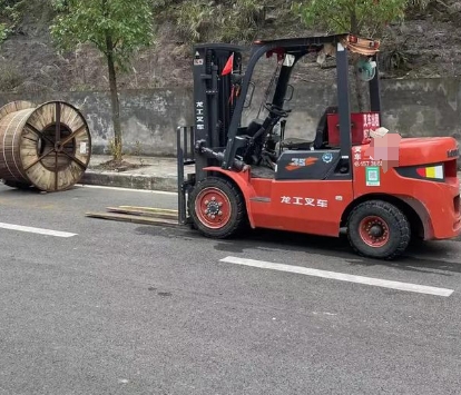 什么样的叉车性能更适合重载作业？