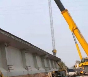 对于历史建筑的保护性吊装，吊车操作有何特殊之处？