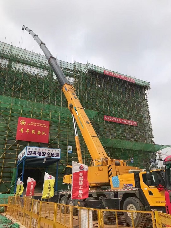 六安吊车出租方便快捷-- 六安龙飞吊装租赁公司