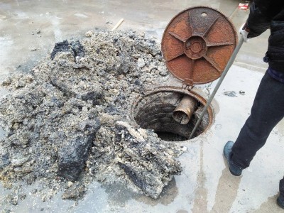 为什么使用高压水射流可以解决管道疏通问题？-- 农安县三合亿通管道工程店