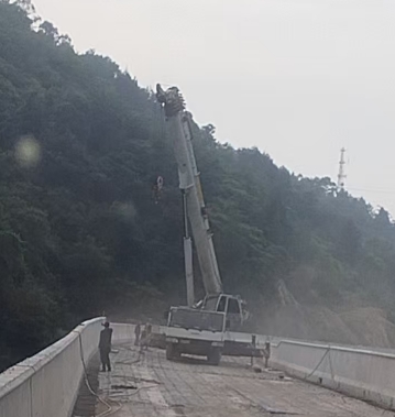 怎样根据重物的重心位置选择吊装方法？-- 达州市万型工程机械租赁有限公司