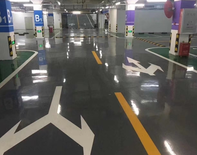 环氧地坪施工选用何种工具能大幅提升施工效率与质量？