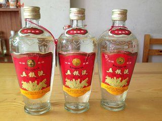 成都郫县上门回收礼品酒 郫都区老酒回收-- 成都诚信烟酒回收