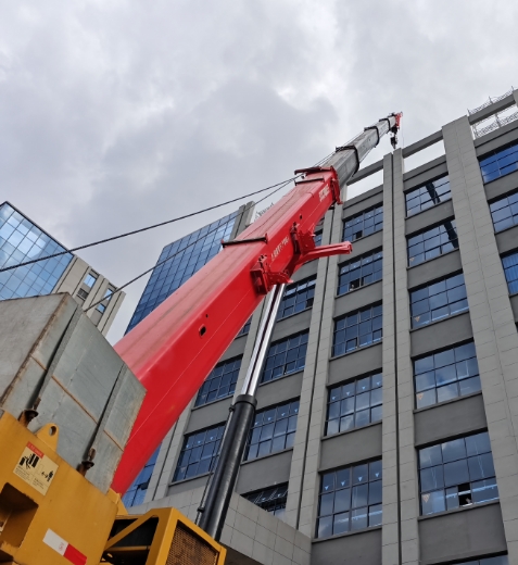 林州吊车出租公司：如何快速响应紧急吊运需求？-- 林州市辉腾吊装搬运服务中心