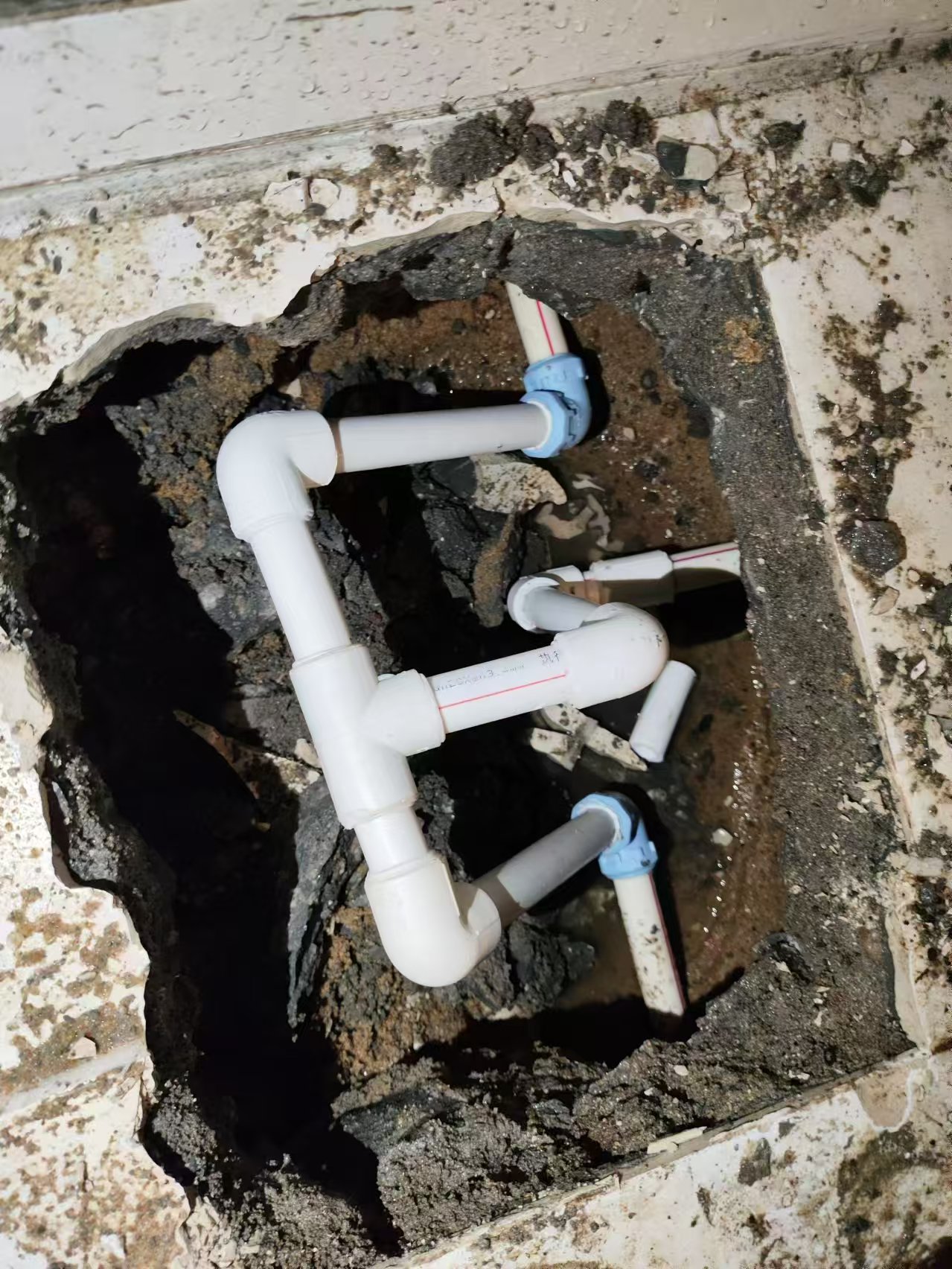 下雨天室内窗台附近漏水，该如何检测？-- 福州鑫诚管道漏水检测服务中心