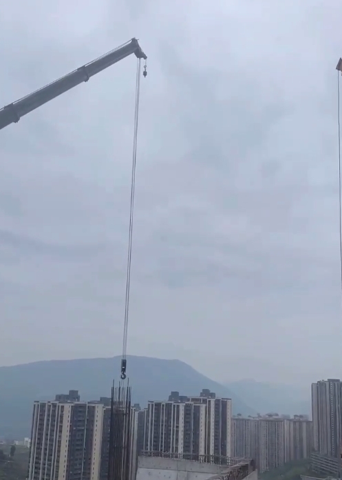 吊车在作业时，现场听从指挥人员的指令操作有多重要？-- 六安市金寨县扬鸿吊车出租中心