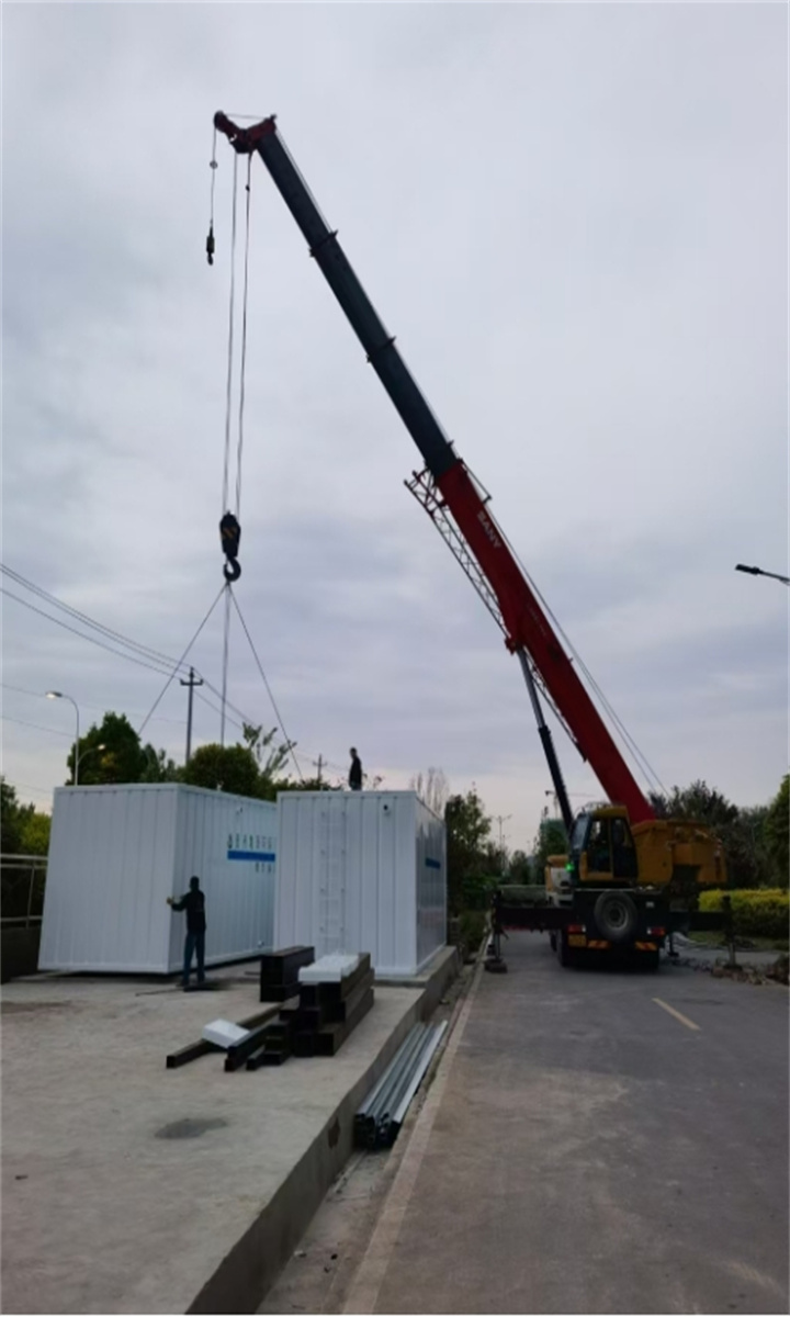 丁集镇厂房建设租赁吊车包含操作人员费用吗？-- 河南项城市韩生吊装吊车出租服务中心