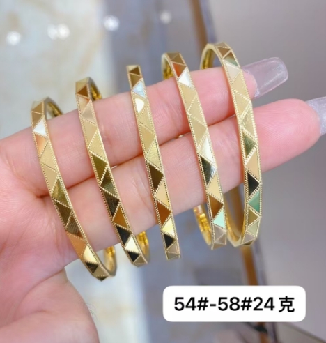 黄金戒指为啥时间带长了会黯然失色还变形，怎么保养好-- 北海赛菲尔珠宝回收店