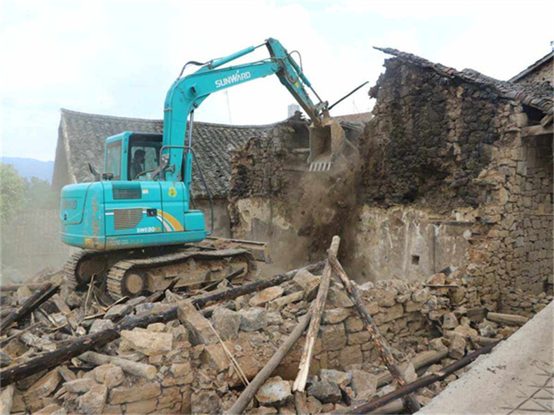 扬州违章建筑拆除是怎么样的-- 扬州耀福拆除公司  