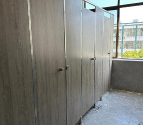 学校洗手间隔断如何设计才能防止学生破坏？