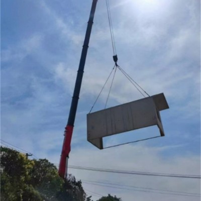 桥梁吊装找靠谱团队！多型号吊车出租，租赁时长灵活按需安排
