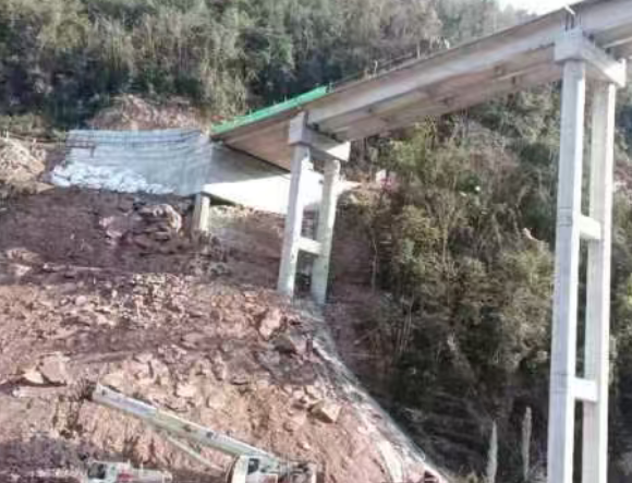 怎样根据重物体积选择吊车的吊运方式？-- 达州市一龙装卸服务有限公司