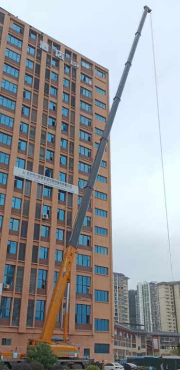 不同型号的吊车在工程作业中有哪些具体差异呢？