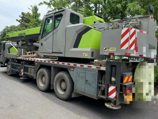 工厂需要搬迁大型设备，选择何种吨位吊车出租合适？-- 梧州东建吊装服务公司