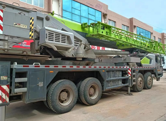 搭建舞台设施需要租用吊车来协助搭建工作吗？-- 梧州东建吊装服务公司