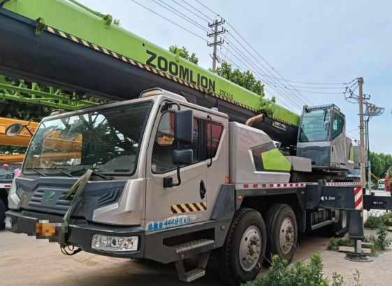 物流仓库需要装卸超重型货物，有没有合适的吊车适合作业？-- 梧州东建吊装服务公司