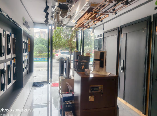 安装指纹锁的要求是什么？选择锁时应注意几个方面。-- 凤冈李文锁城