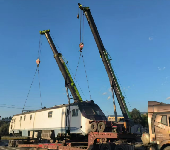 自卸吊出租紧急救援！12吨车型夜间土方运输24小时响应-- 楚雄市曹力吊装吊车出租服务公司