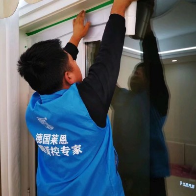 高温环境对甲醛超标有显著影响，主要