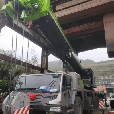 个旧市吊车出租重物起吊应用中的注意