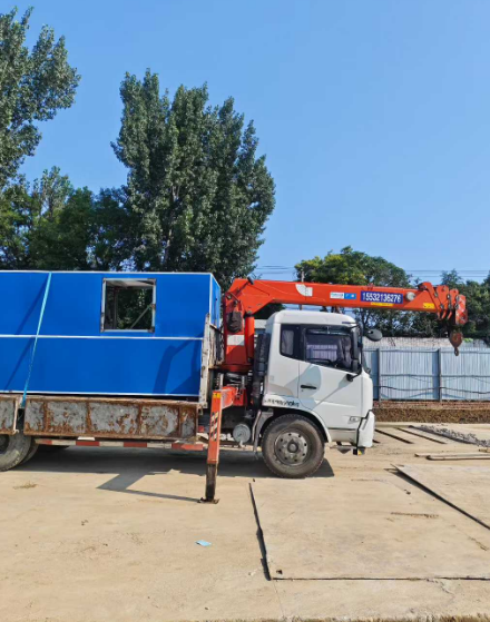 吊车臂架伸缩的不同步问题，是由什么引起的？