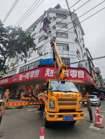 广告安装为何大多选择租赁而非购买高空车？-- 桂平市一号高空车租赁服务中心