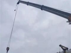 吊装大型机械时吊车应注意哪些问题？