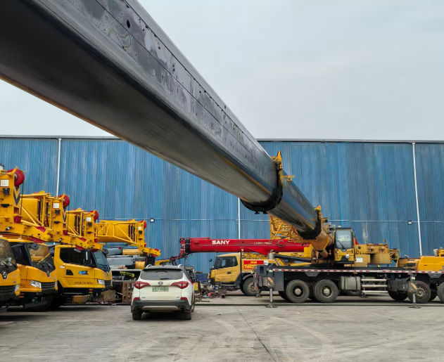 8吨和100吨的吊车在宣威租赁一个台班分别需要多少费用？