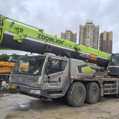 吊车的车灯亮度怎样满足夜间作业需求？