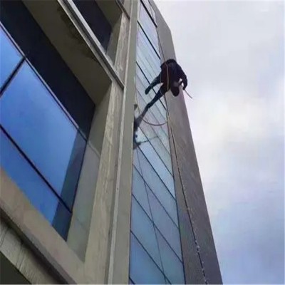 乐清高空外墙清洗，还建筑洁净如新