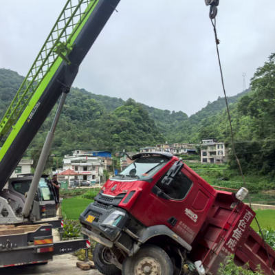 紧急租吊车，富宁吊车出租公司能否 1