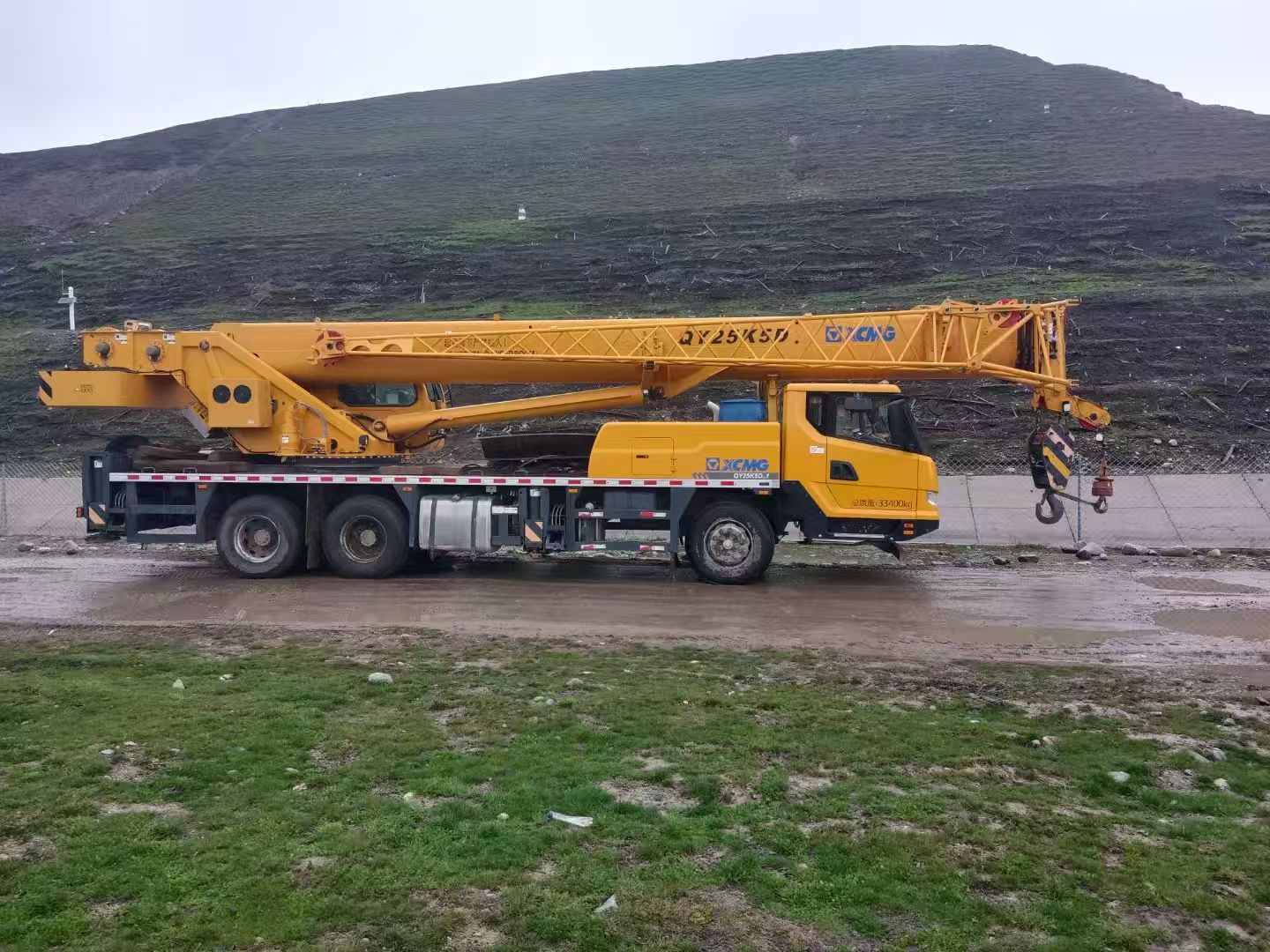 伊宁吊车出租工程施工缺吊车？选对合作伙伴，省心又省钱！-- 伊宁市马氏吊车出租公司