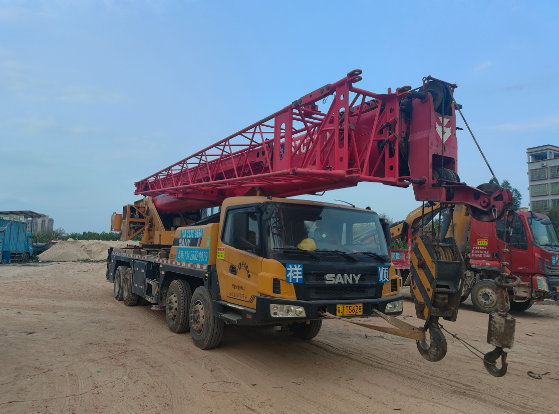 在恩平吊车租赁过程中吊车维护及保险由谁负责？-- 恩平市祥顺吊车随车吊出租服务公司